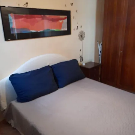 Silenzioso Vicino Stazione Universita Ospedali Apartmán *