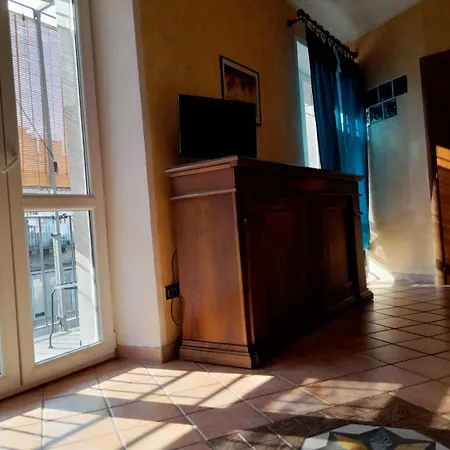 Silenzioso Vicino Stazione Universita Ospedali Apartmán